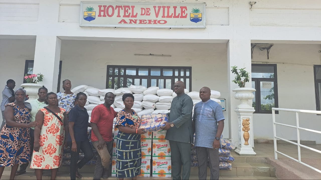 Solidarité en période de Ramadan : Mme Sandra Ablamba Johnson apporte le soutien du Président du Conseil aux fidèles musulmans des Lacs 1 